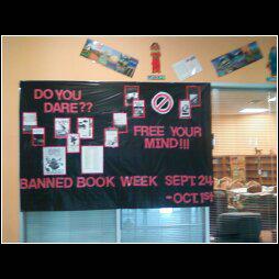Library Back To School Bulletin Board Idea